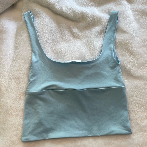 Light blue cropped tank - Picture 2 of 3